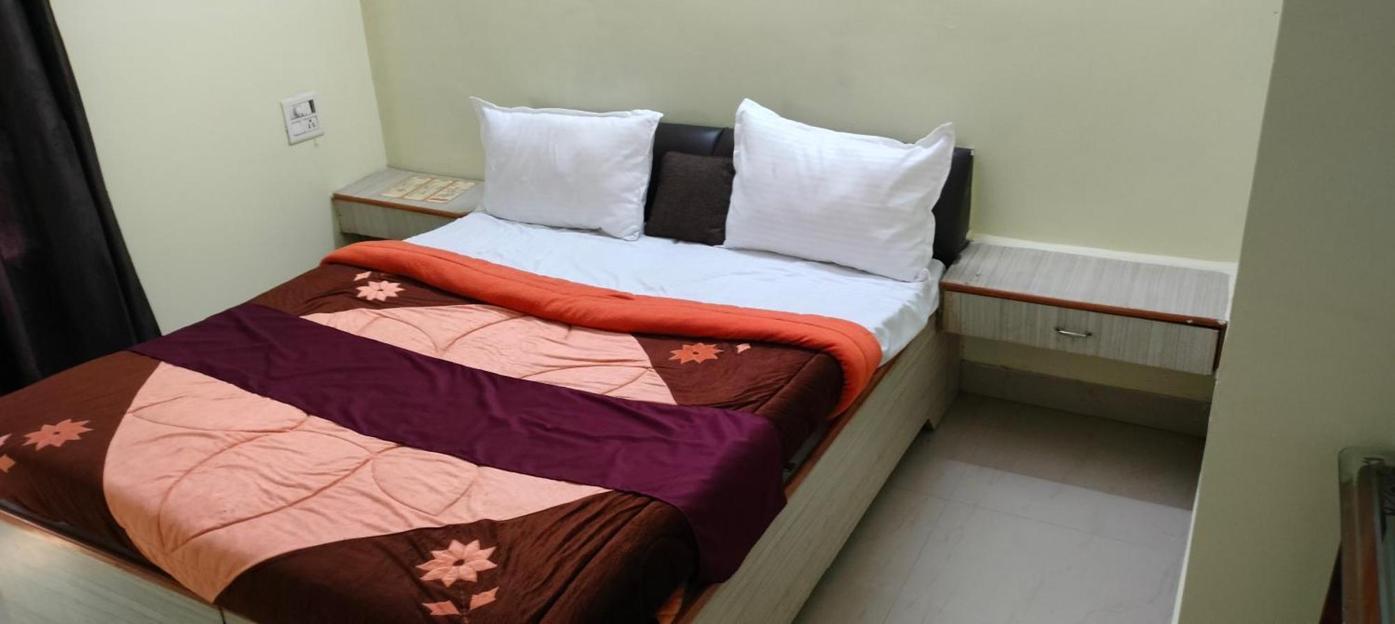 Hotel Shaurya Haridwār Buitenkant foto